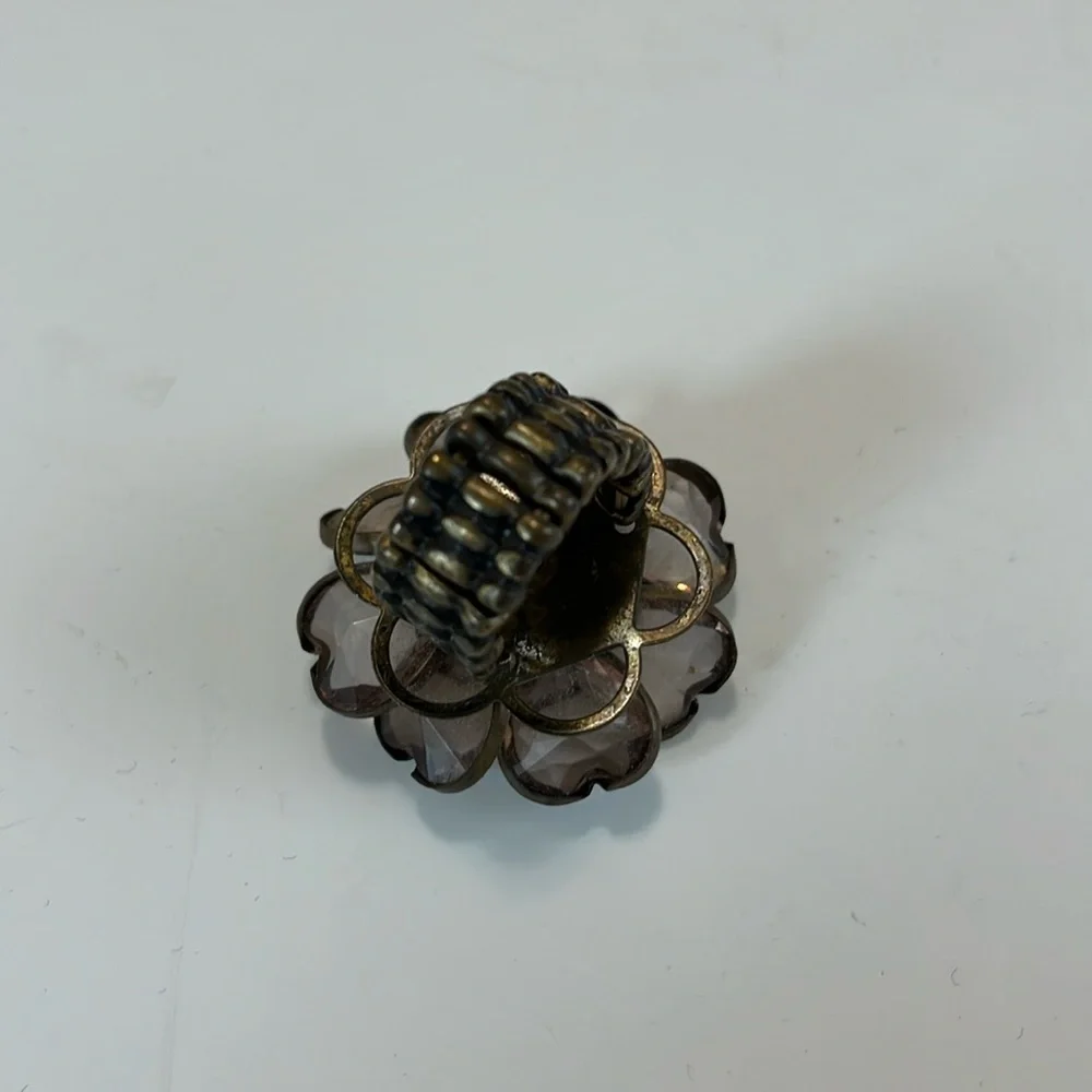 Vintage flower petal ring stretchy band center rhinestone costume jewelry fun